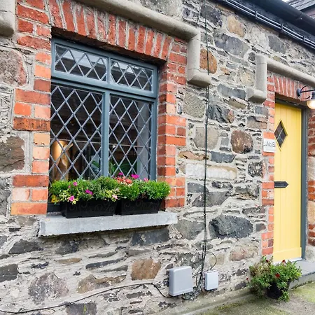 Duncan'S Cottage At Royal Hillsborough Exterior photo